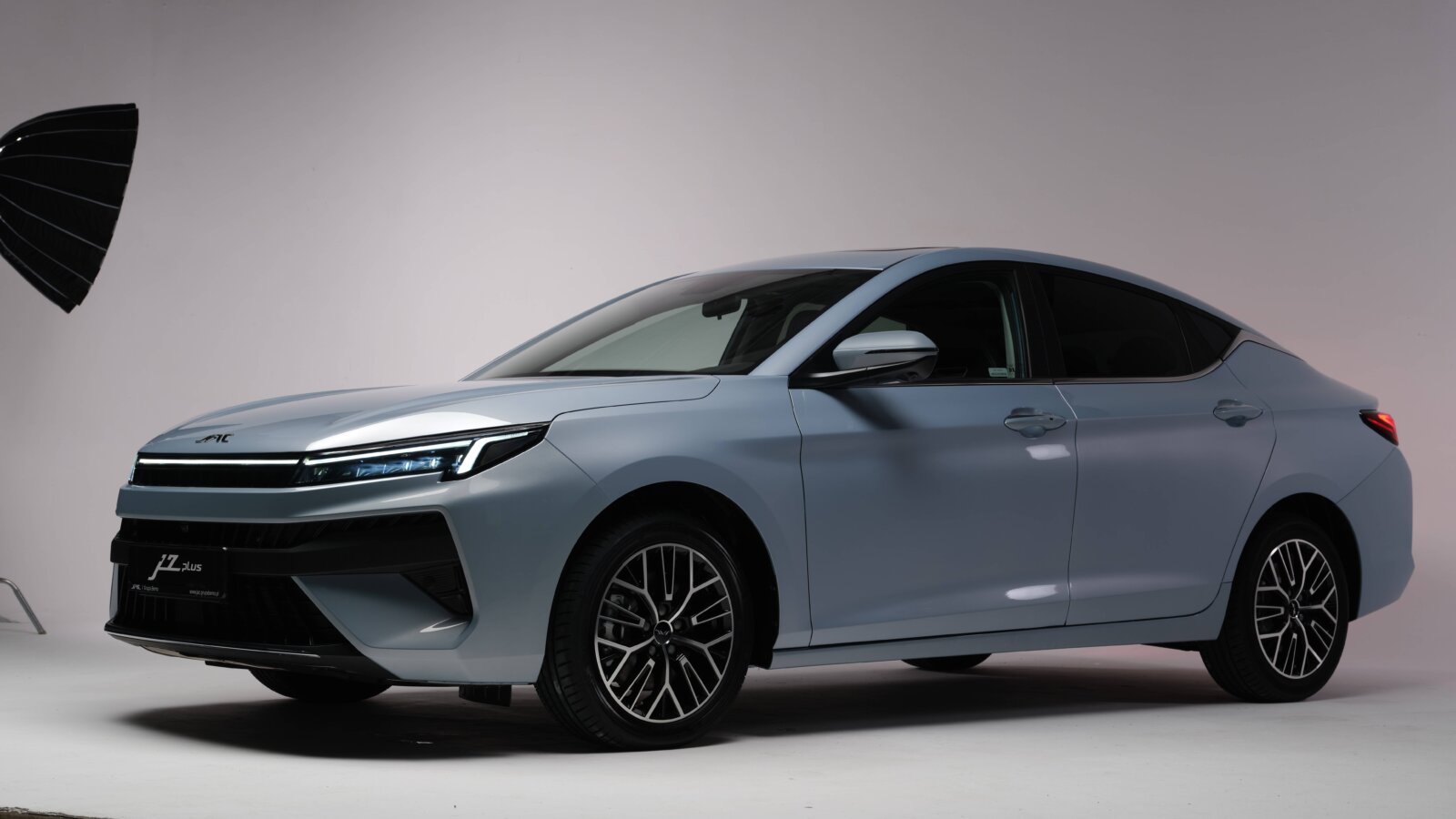 sportowy JAC J7 Plus