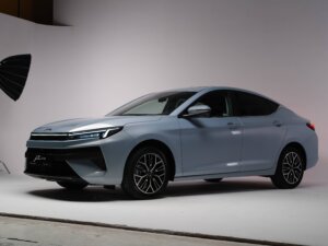 sportowy JAC J7 Plus