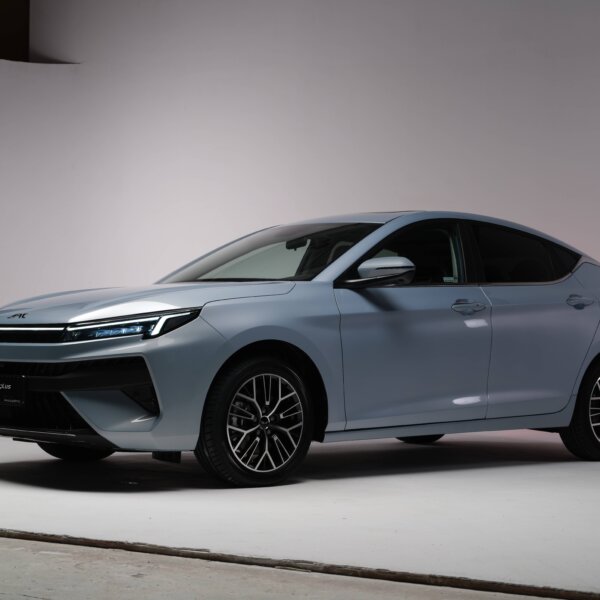sportowy JAC J7 Plus