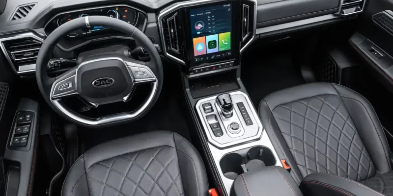 luksusowe wnętrze JAC T9
