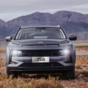 niezawodny SUV JAC JS6