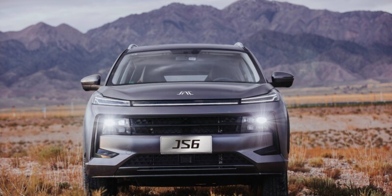 niezawodny SUV JAC JS6